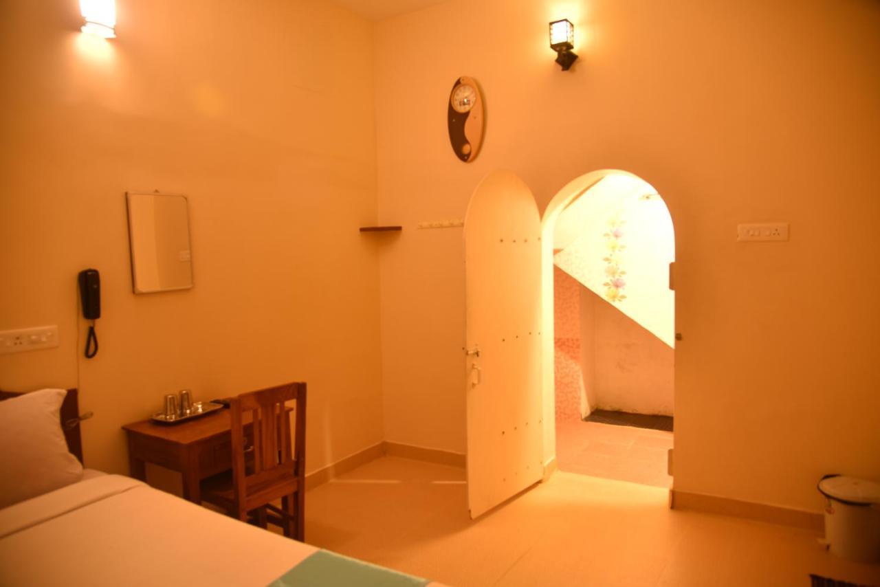 פונדיצ'רי A P Guest House מראה חיצוני תמונה